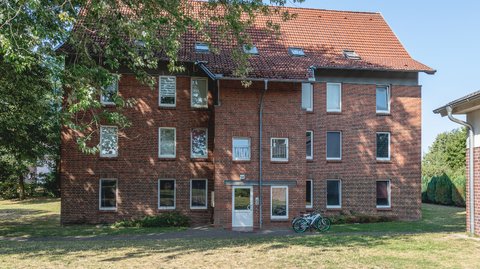 Modernisierte Wohnung im Grünen (WBS erforderlich)