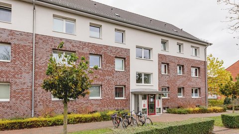 Helle Wohnung mit Einbauküche, Tageslichtbad und Balkon (WBS erforderlich)